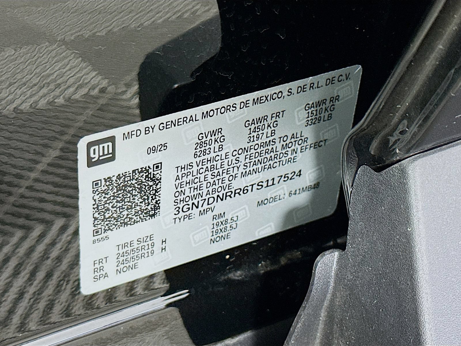 New 2026 Chevrolet Equinox EV LT AWD/4WD image 32