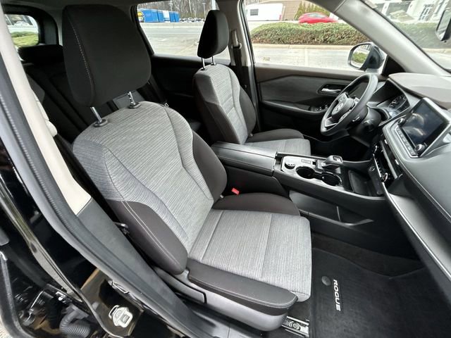 Used 2023 Nissan Rogue SV image 24