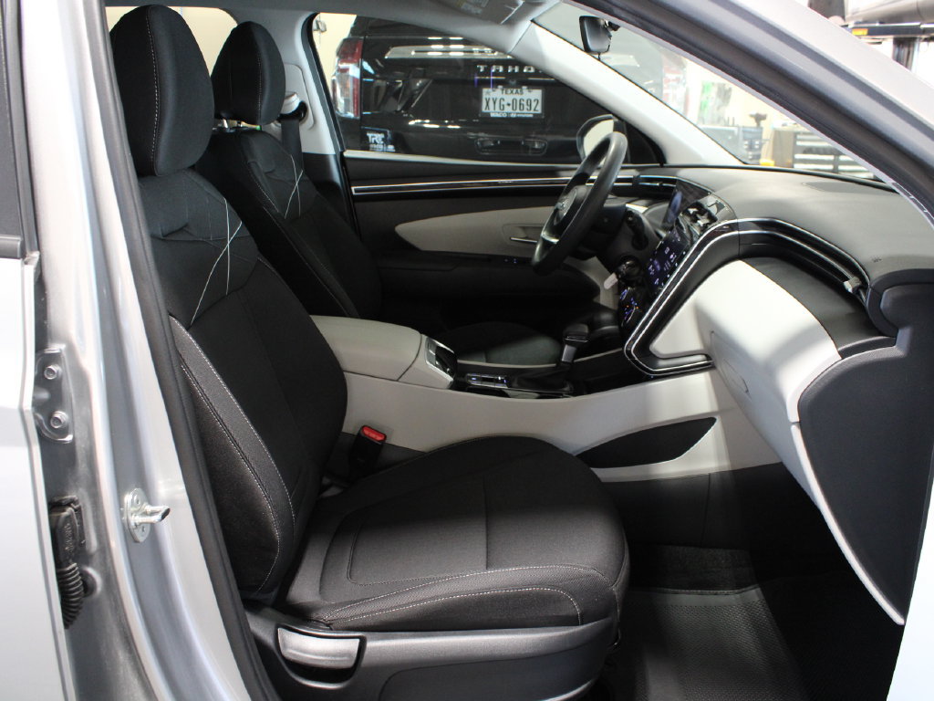 Used 2024 Hyundai Tucson SE FWD image 16