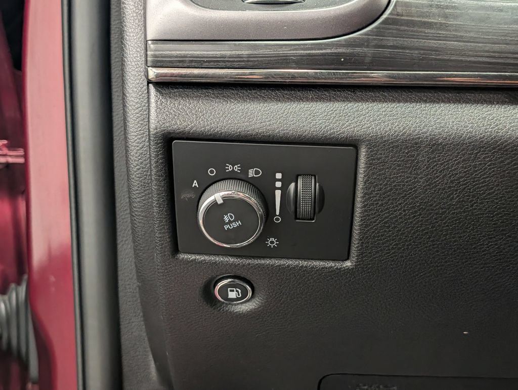Used 2019 Jeep Grand Cherokee Limited X AWD/4WD image 27
