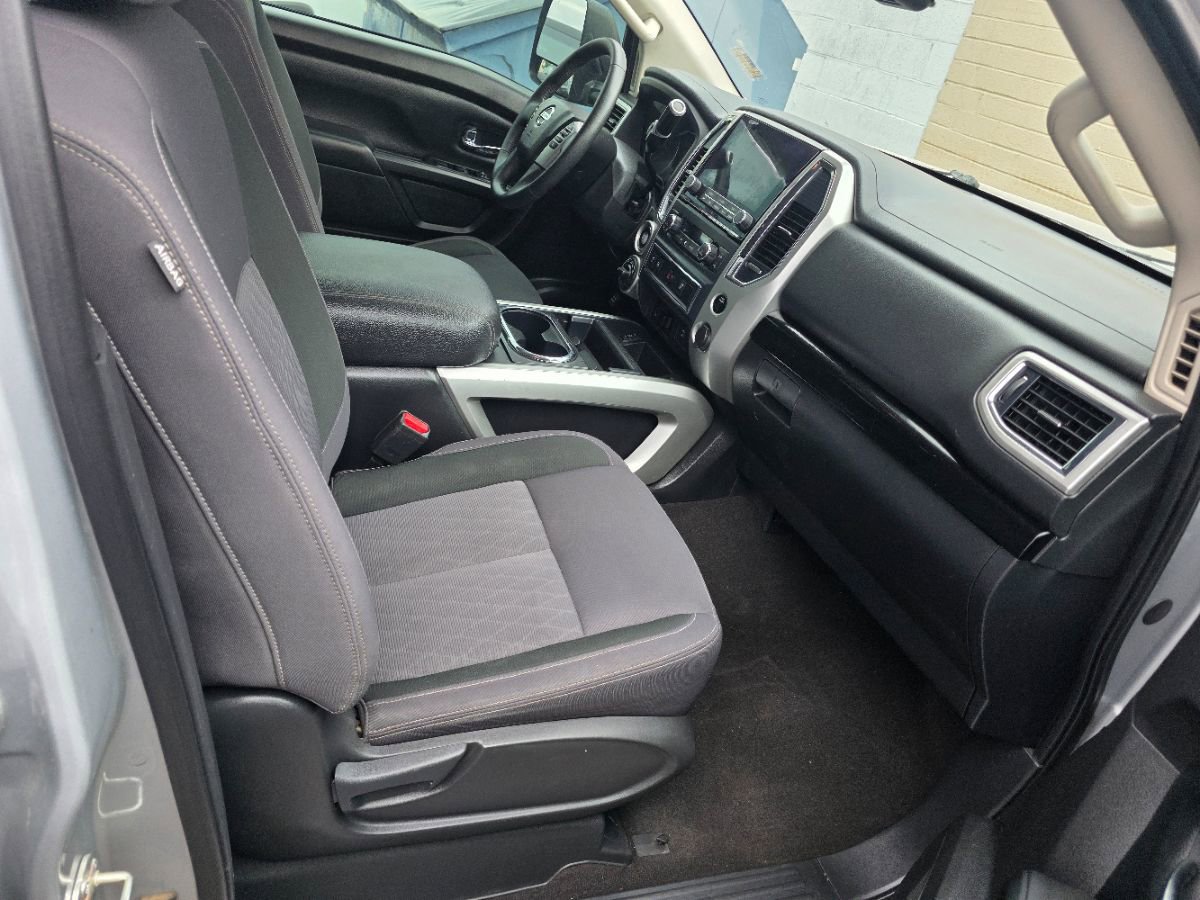 Used 2020 Nissan Titan SV w/ SV Convenience Package AWD/4WD image 34
