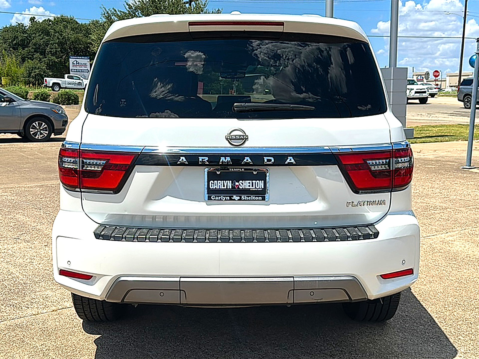 Used 2021 Nissan Armada Platinum w/ Captain's Chairs Package RWD image 7