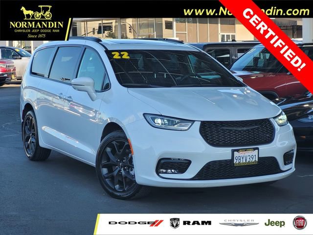 Certified 2022 Chrysler Pacifica Limited w/ S Appearance Package