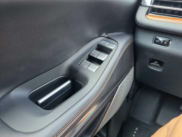 Certified 2025 Lincoln Navigator Black Label AWD/4WD image 16