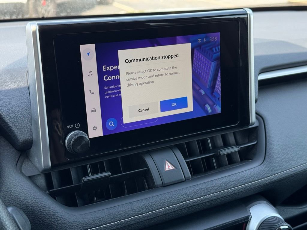 Used 2024 Toyota RAV4 XLE FWD image 29