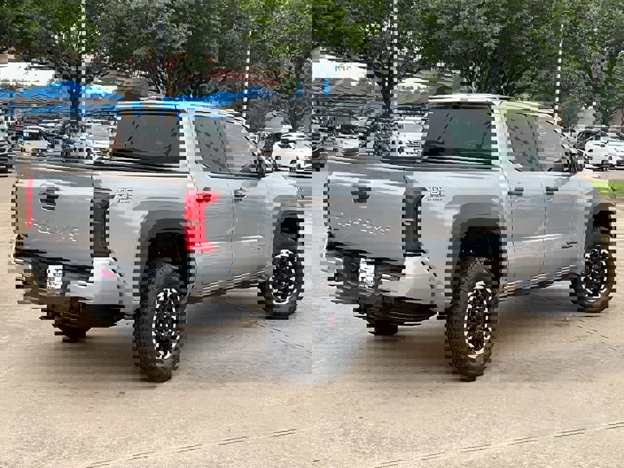 Used 2025 Toyota Tacoma TRD Off-Road AWD/4WD image 5