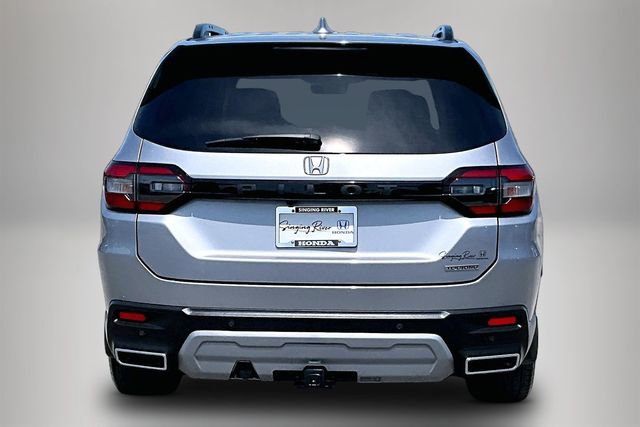 Used 2025 Honda Pilot Touring image 6