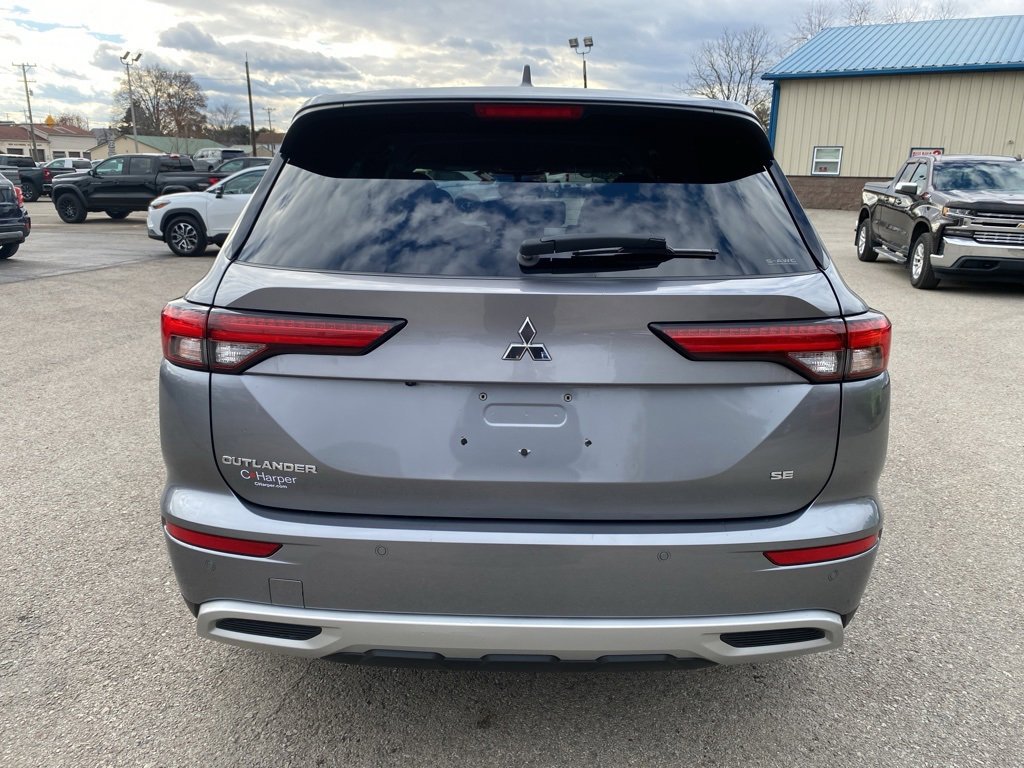 Used 2023 Mitsubishi Outlander SE image 4