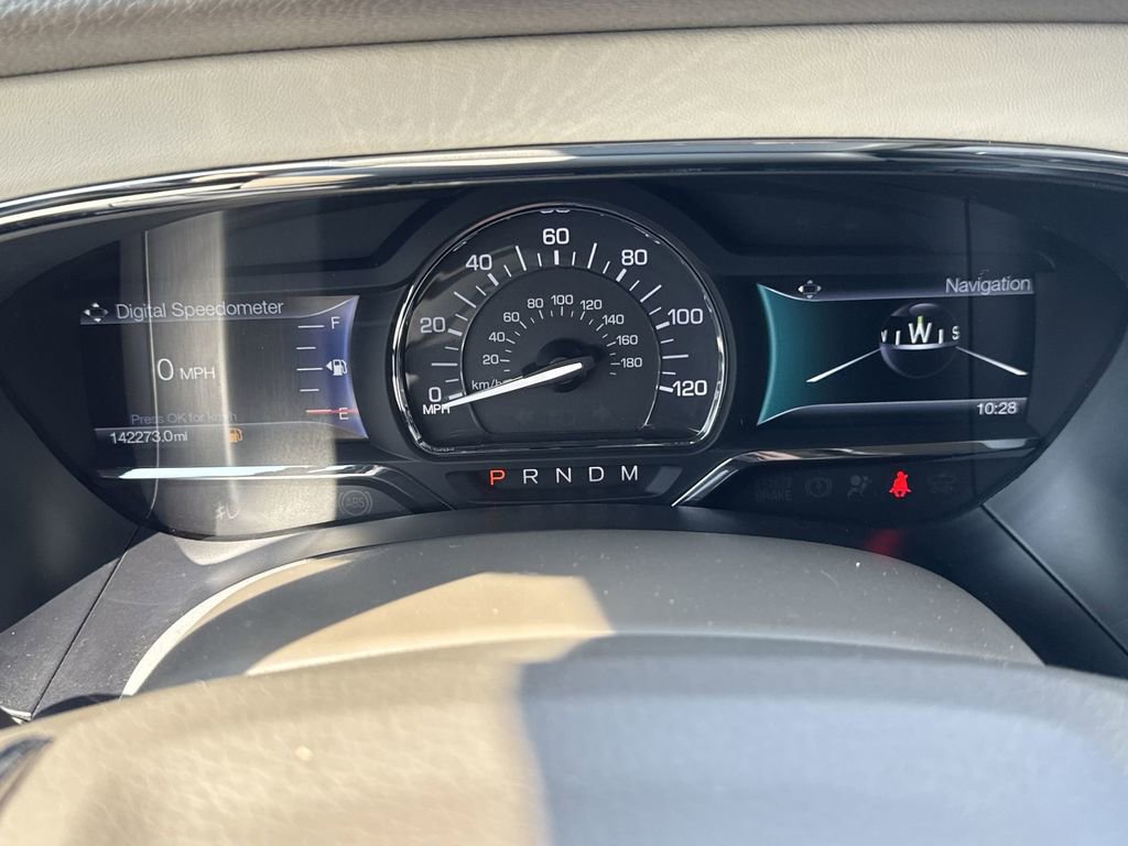 Used 2016 Lincoln Navigator L Select image 10