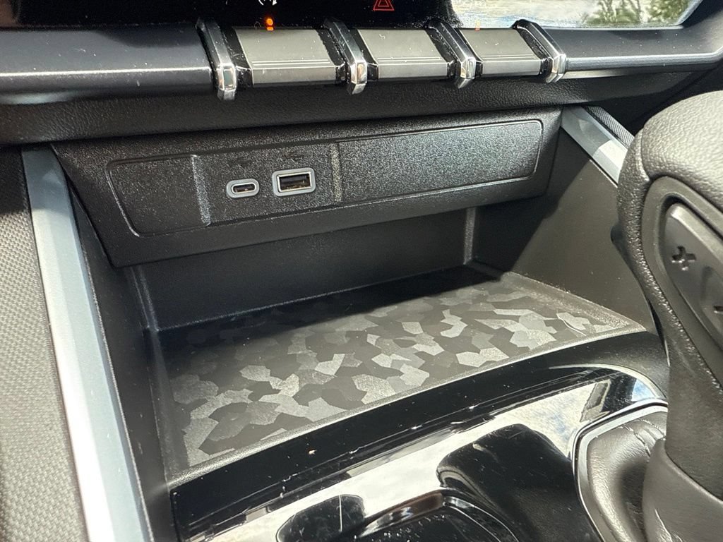 Used 2023 Chevrolet Colorado Trail Boss w/ LPO, Dark Essentials Package AWD/4WD image 40