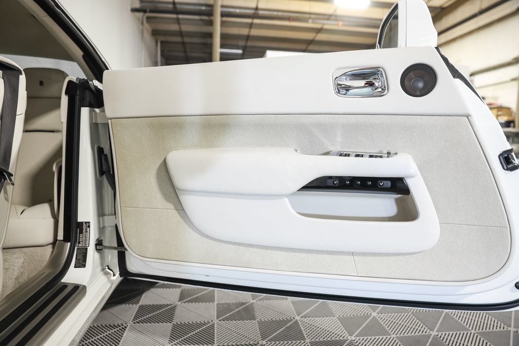 Used 2014 Rolls-Royce Wraith RWD image 31