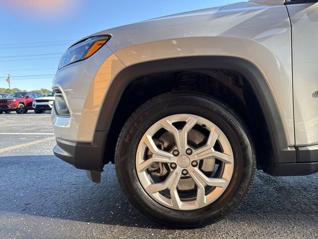 Used 2024 Jeep Compass Latitude image 5