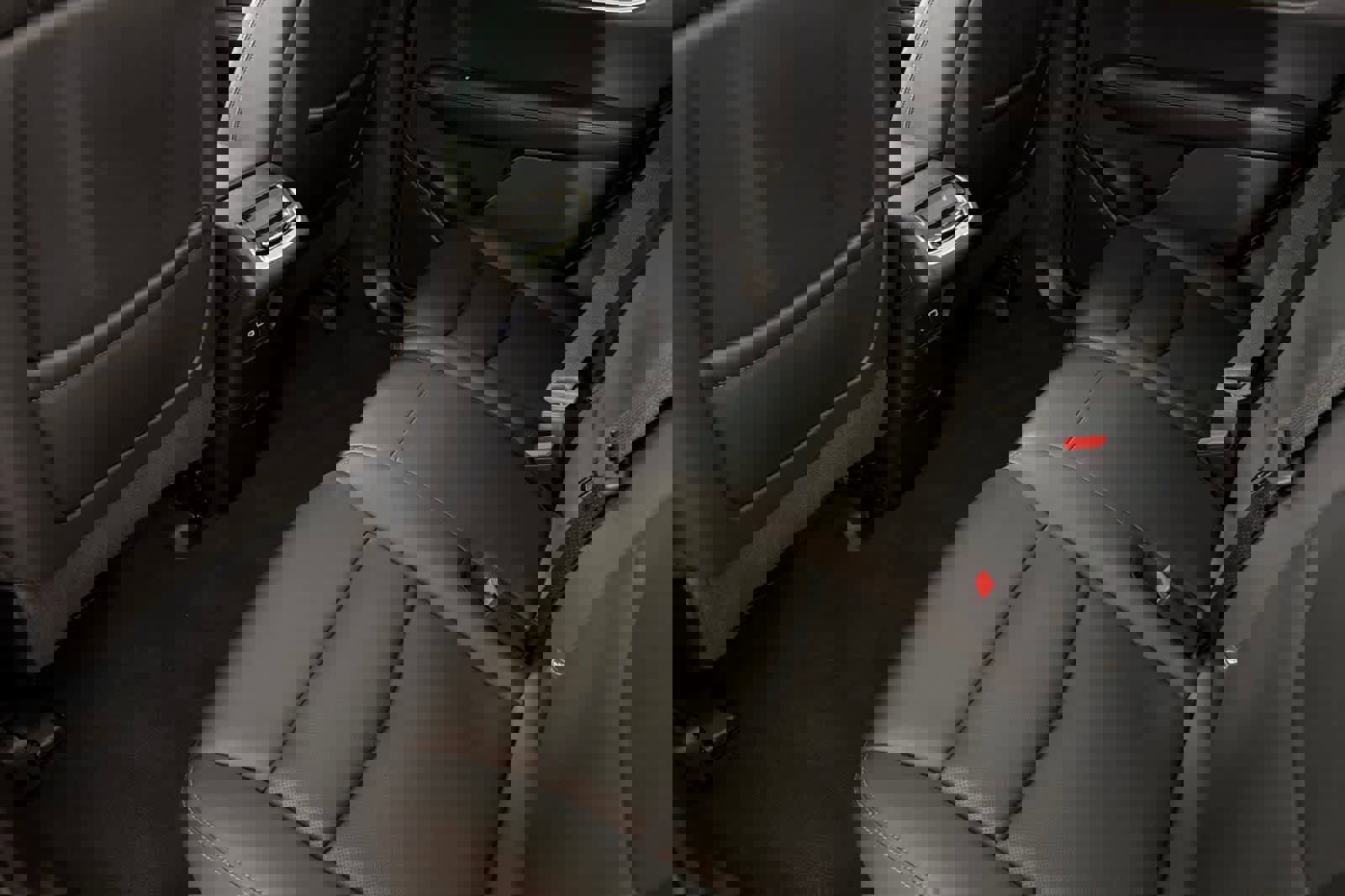 Used 2023 Cadillac XT6 Sport w/ Technology Package image 4