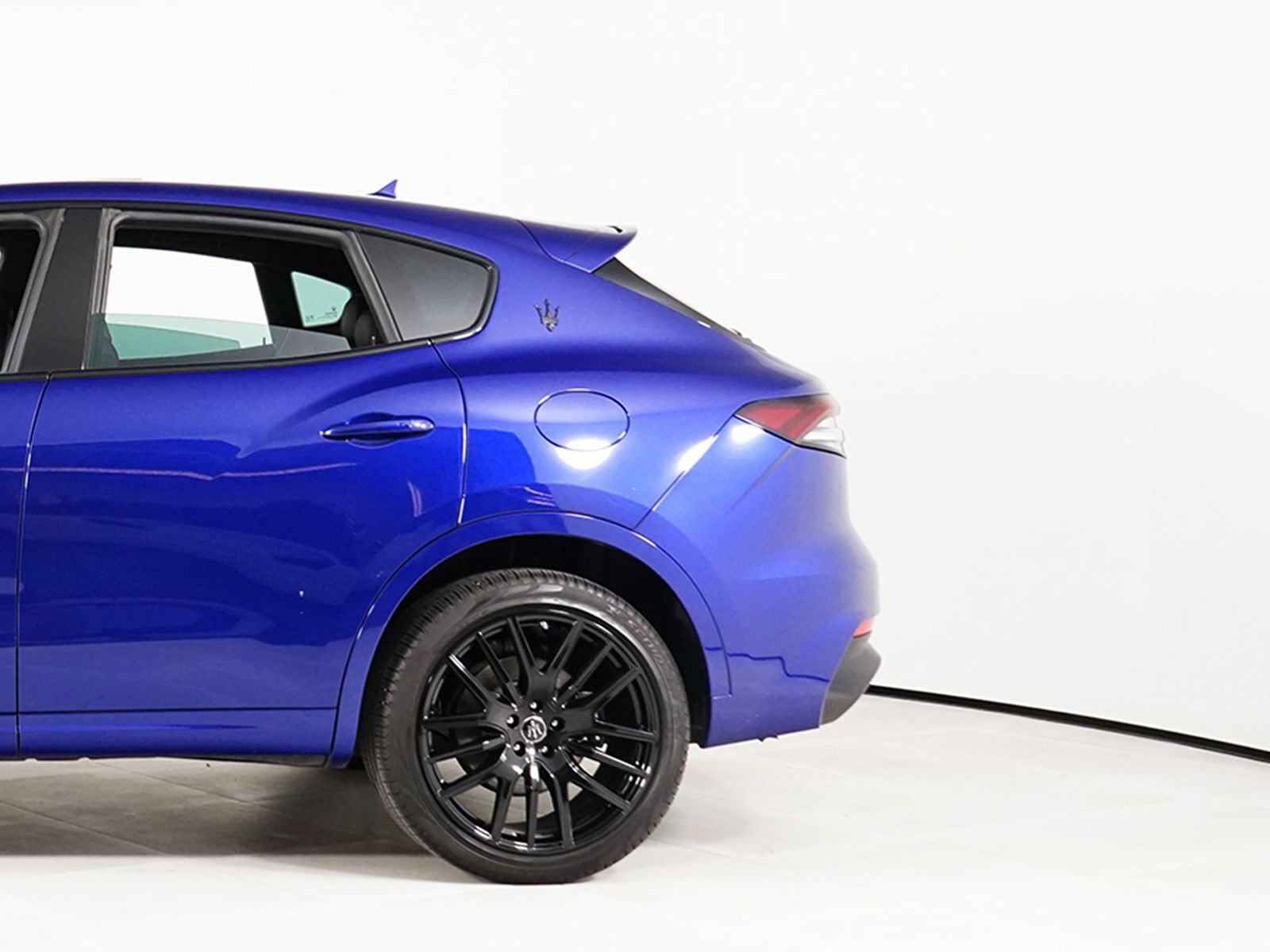 Used 2022 Maserati Levante Modena AWD/4WD image 13