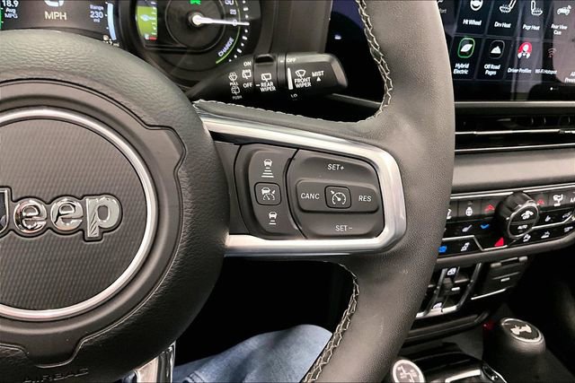 Used 2025 Jeep Wrangler Unlimited Sahara w/ Safety Group image 29