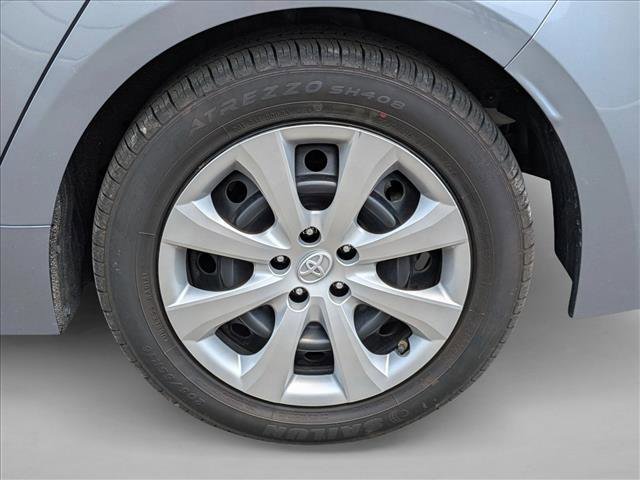 Used 2021 Toyota Corolla LE FWD image 3