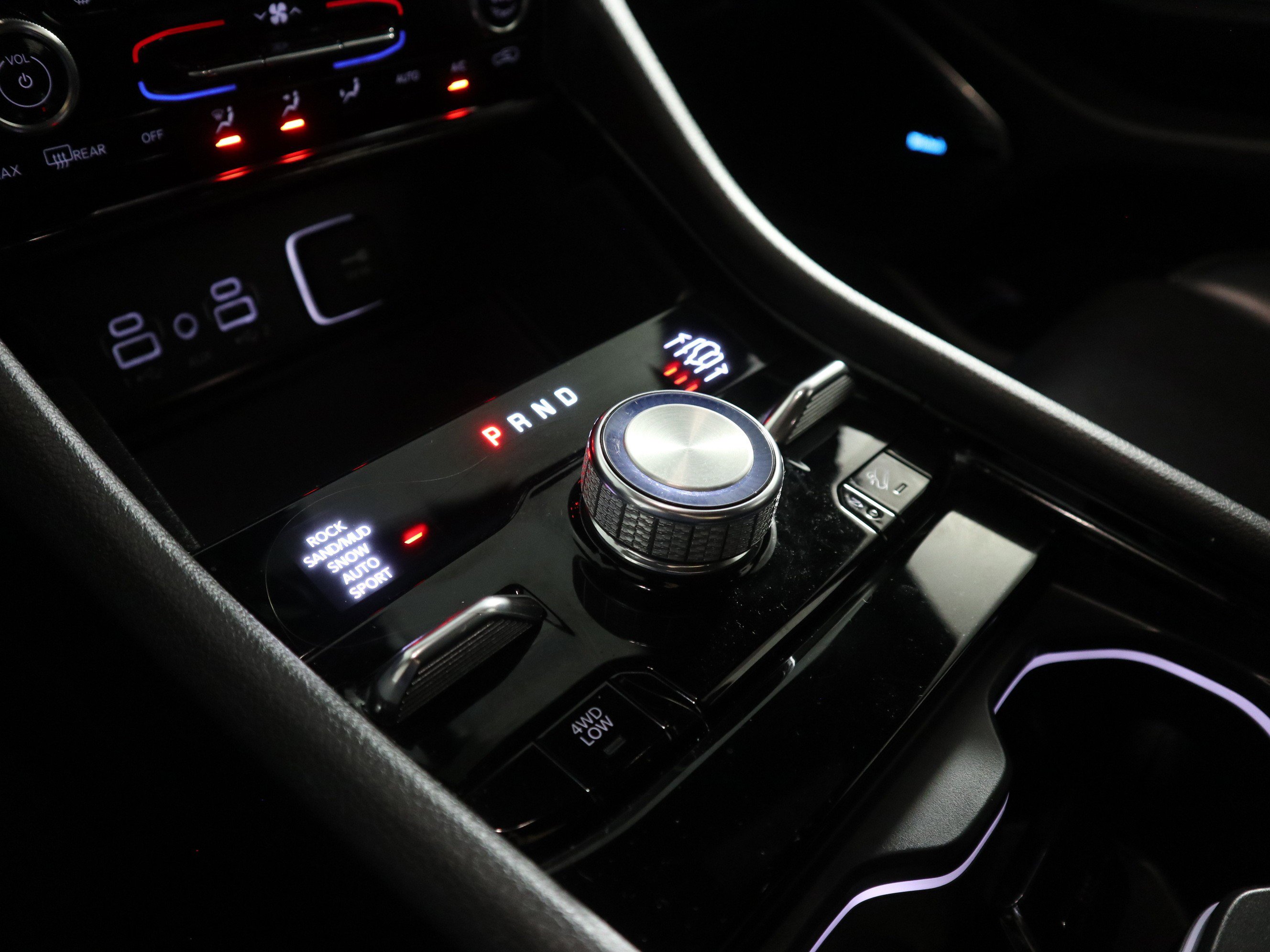 Used 2022 Jeep Grand Cherokee Overland w/ Luxury Tech Group IV image 26