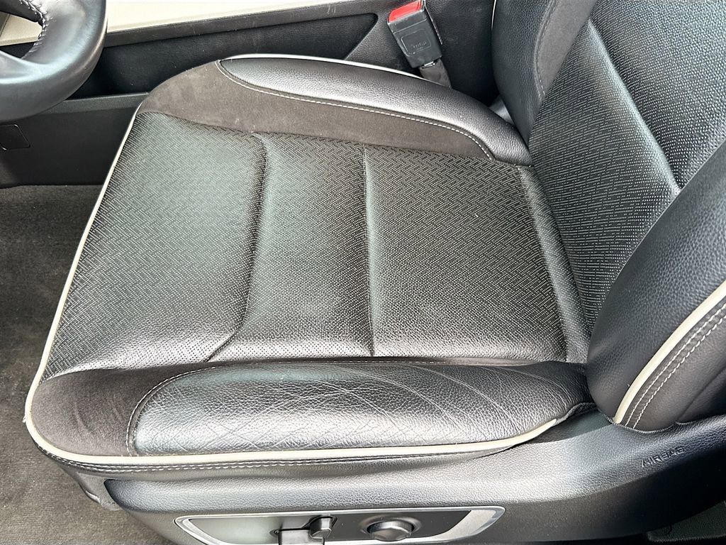 Used 2022 RAM 1500 Laramie AWD/4WD image 18