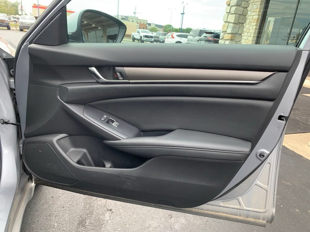 Used 2020 Honda Accord LX image 31