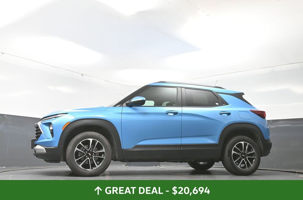 Used 2025 Chevrolet TrailBlazer LT AWD/4WD image 56
