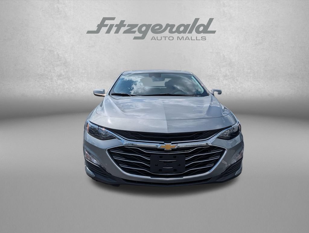 Used 2024 Chevrolet Malibu LT FWD image 2