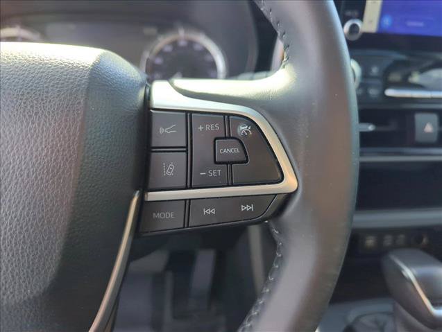 Certified 2024 Toyota Highlander LE FWD image 17