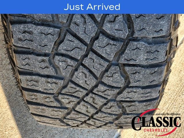 Used 2024 Chevrolet Silverado 2500 ZR2 w/ Technology Package image 29