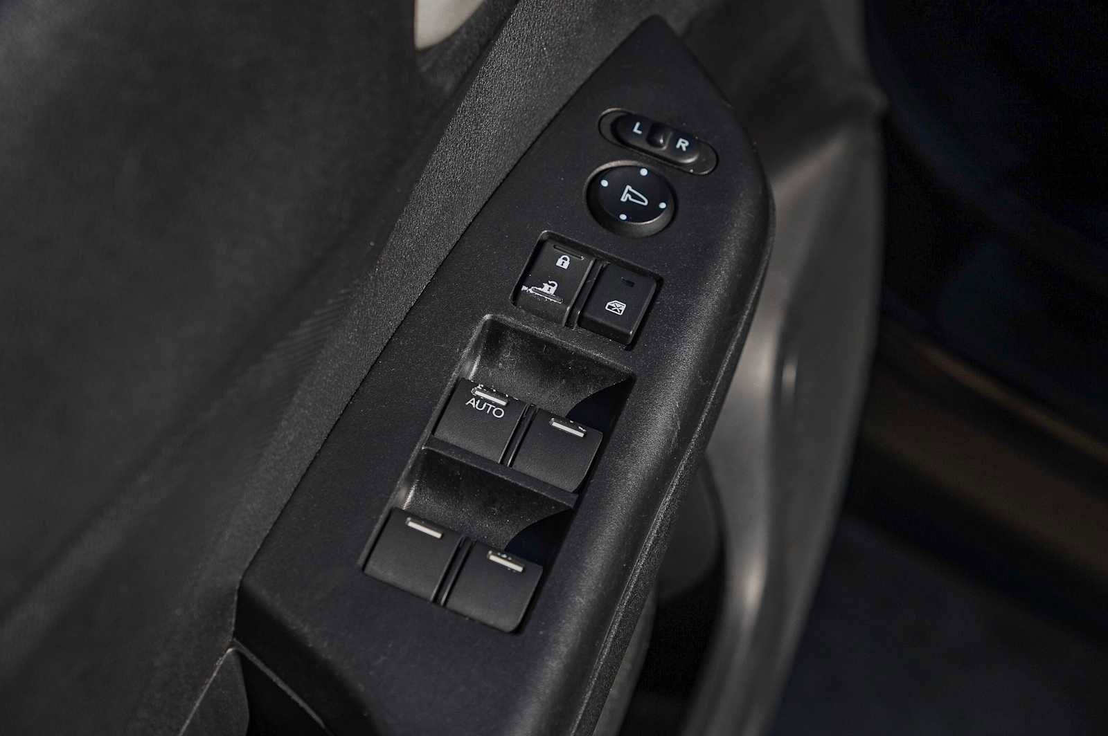 Used 2012 Honda CR-V LX image 23