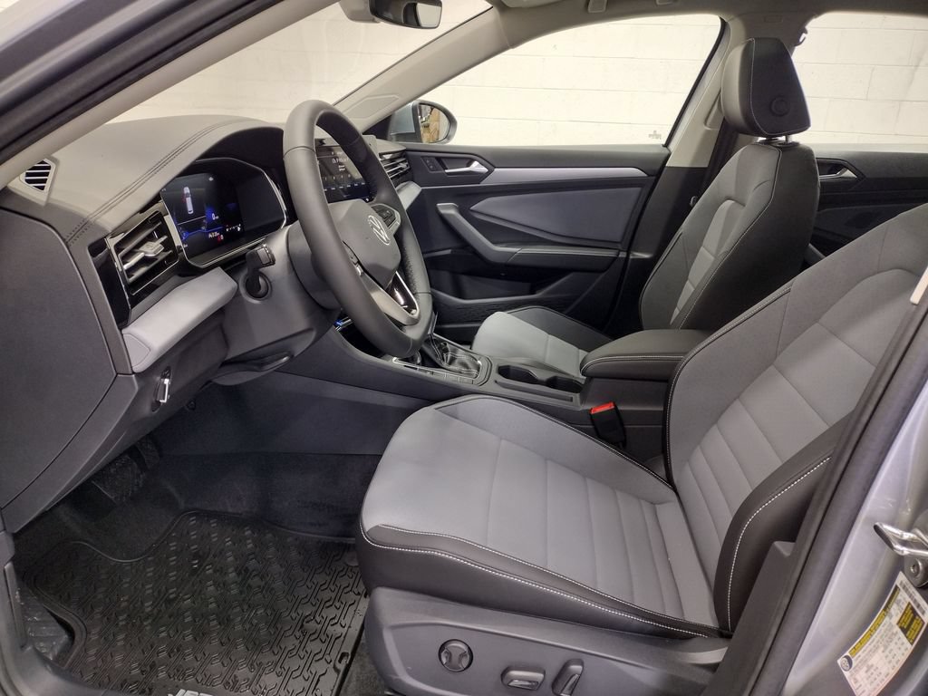 New 2026 Volkswagen Jetta SE FWD image 20