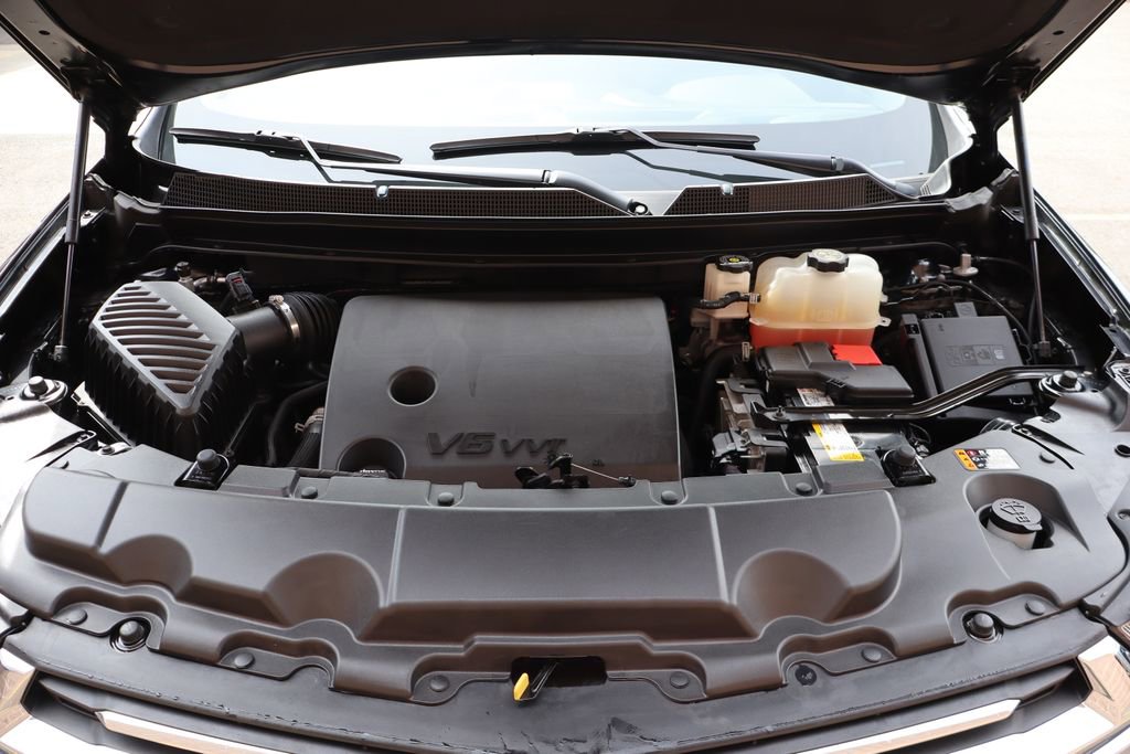 Used 2023 Chevrolet Traverse LT FWD image 50