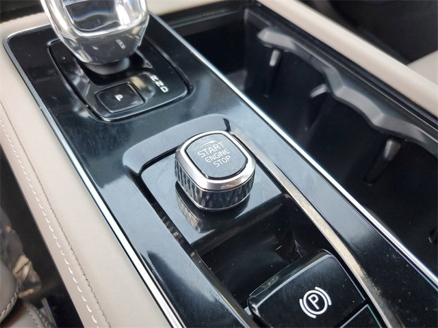 Used 2025 Volvo XC90 B6 Ultra w/ Protection Package Premier image 23