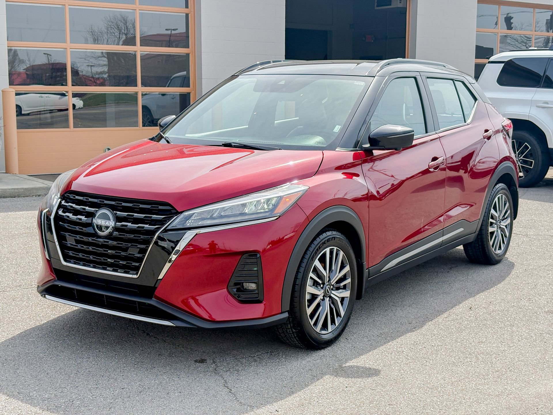 Used 2023 Nissan Kicks SR w/ SR Premium Package image 6