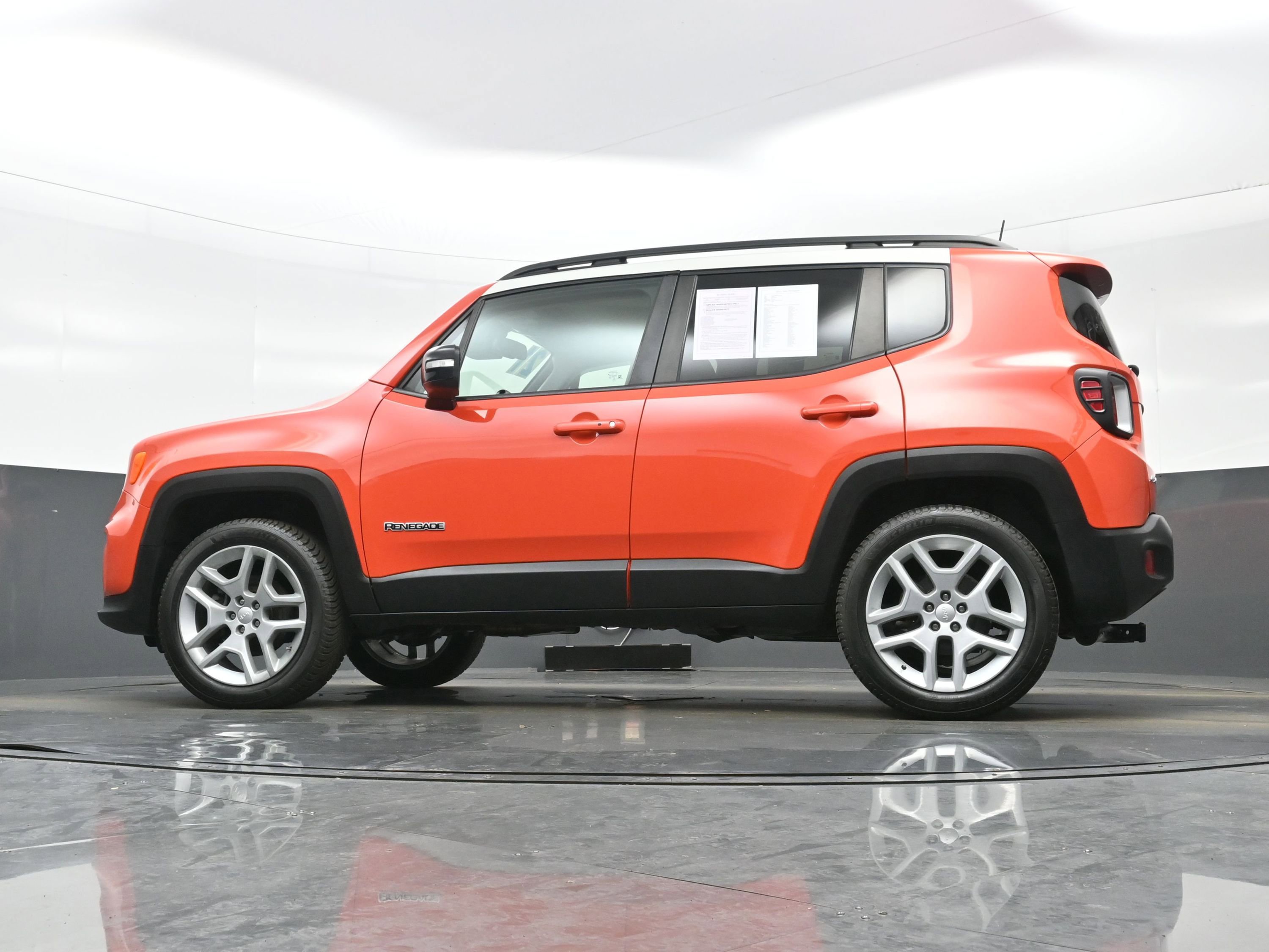 Used 2021 Jeep Renegade Latitude AWD/4WD image 25