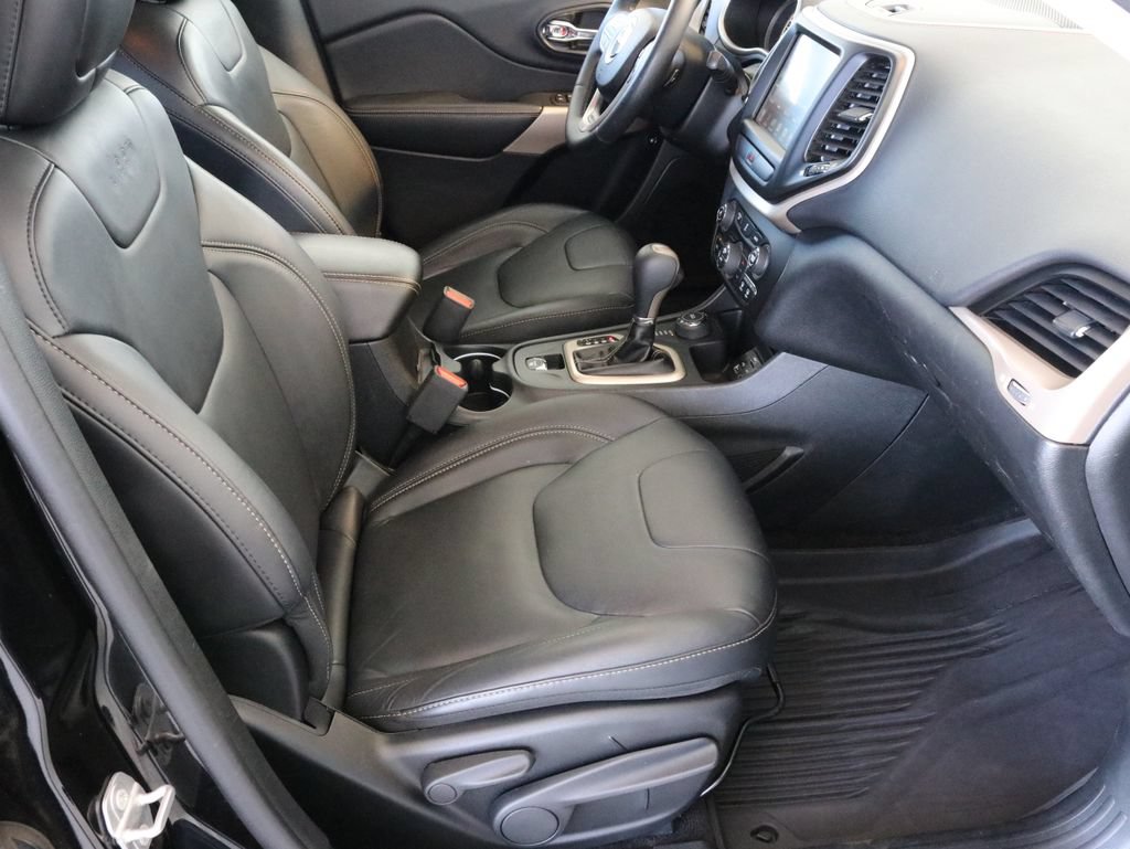 Used 2017 Jeep Cherokee Limited AWD/4WD image 38