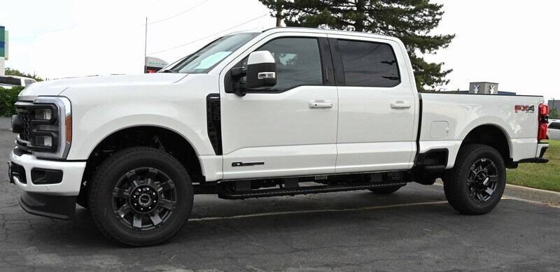 Used 2023 Ford F350 Lariat w/ Lariat Ultimate Package AWD/4WD image 5