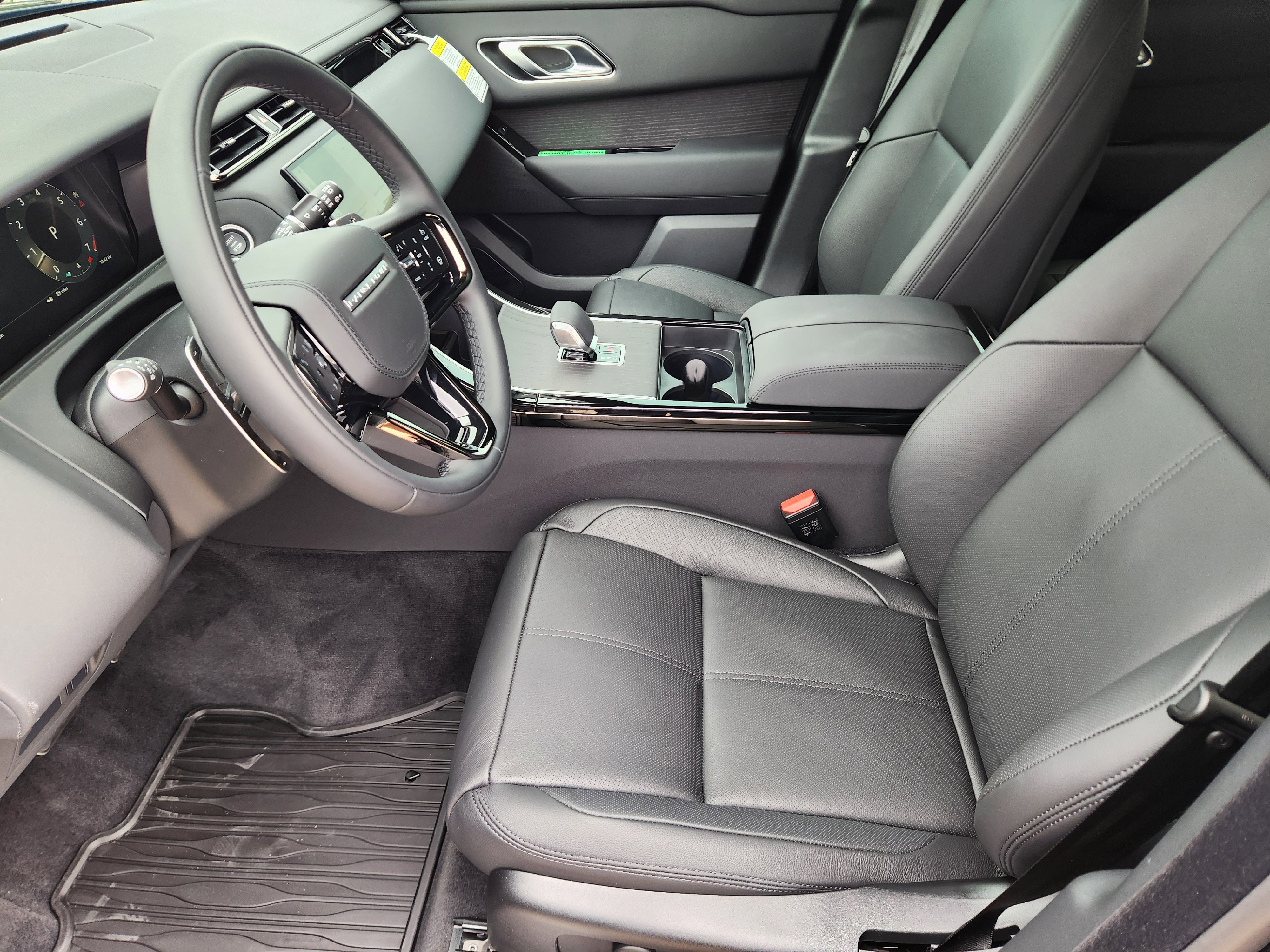 New 2026 Land Rover Range Rover Velar Dynamic SE image 12