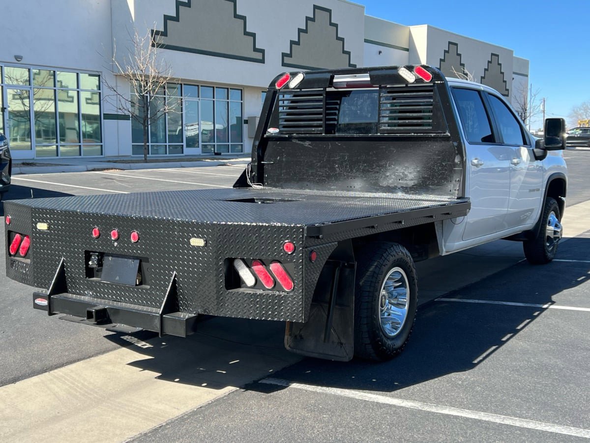 Used 2022 Chevrolet Silverado 3500 LT w/ Convenience Package AWD/4WD image 3