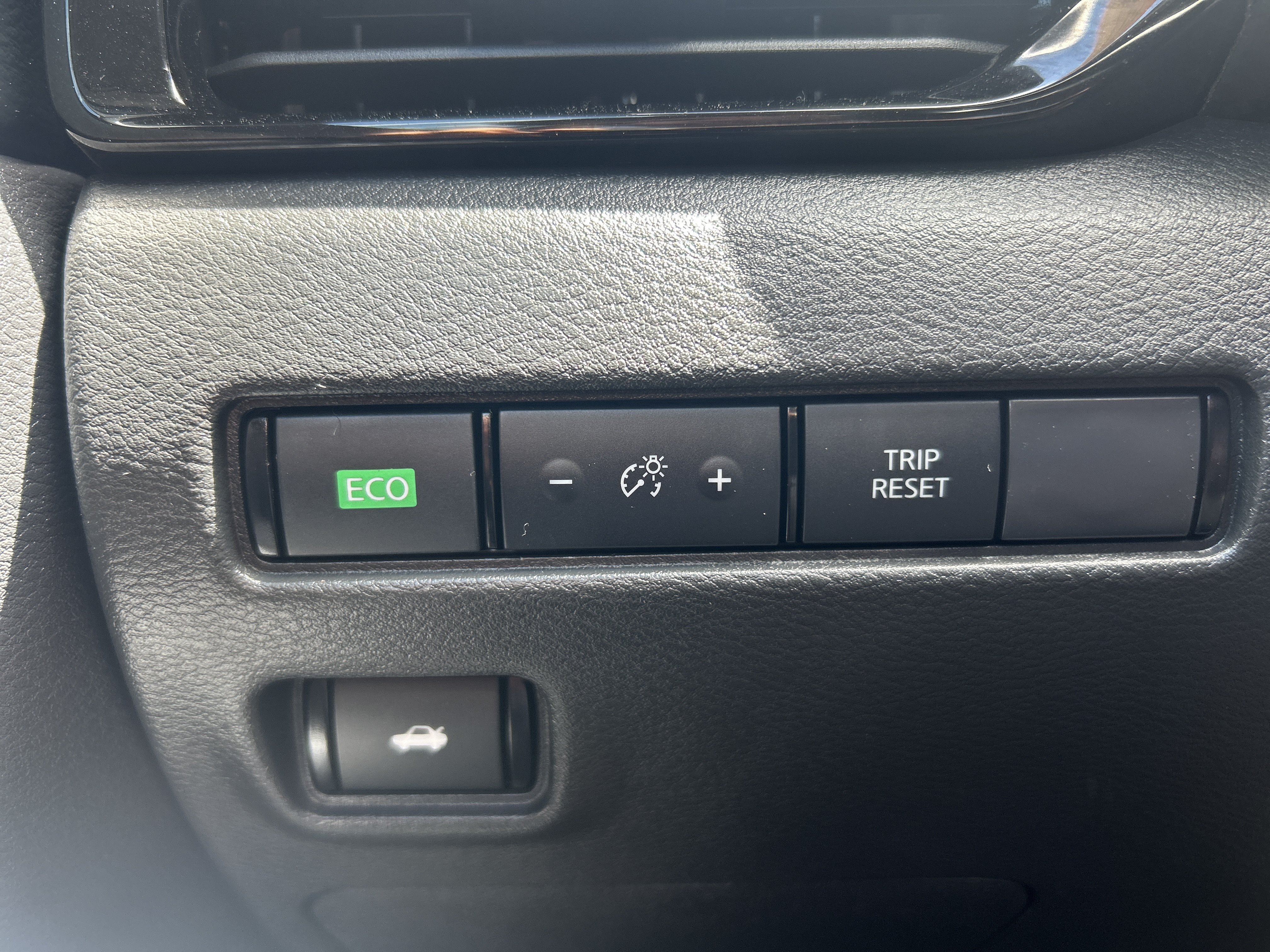 Certified 2023 Nissan Sentra SV FWD image 29