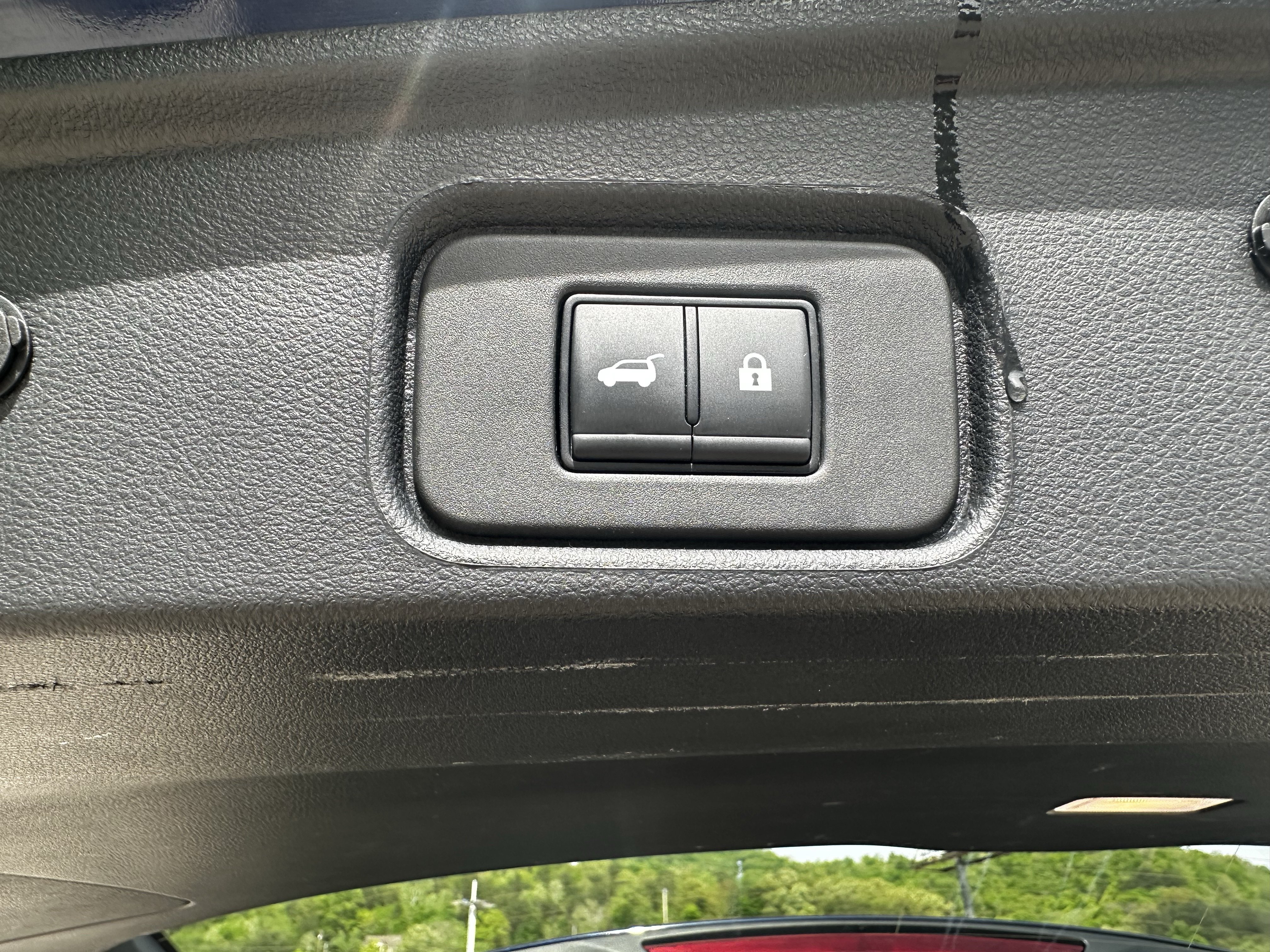 Used 2025 Nissan Pathfinder SV AWD/4WD image 23
