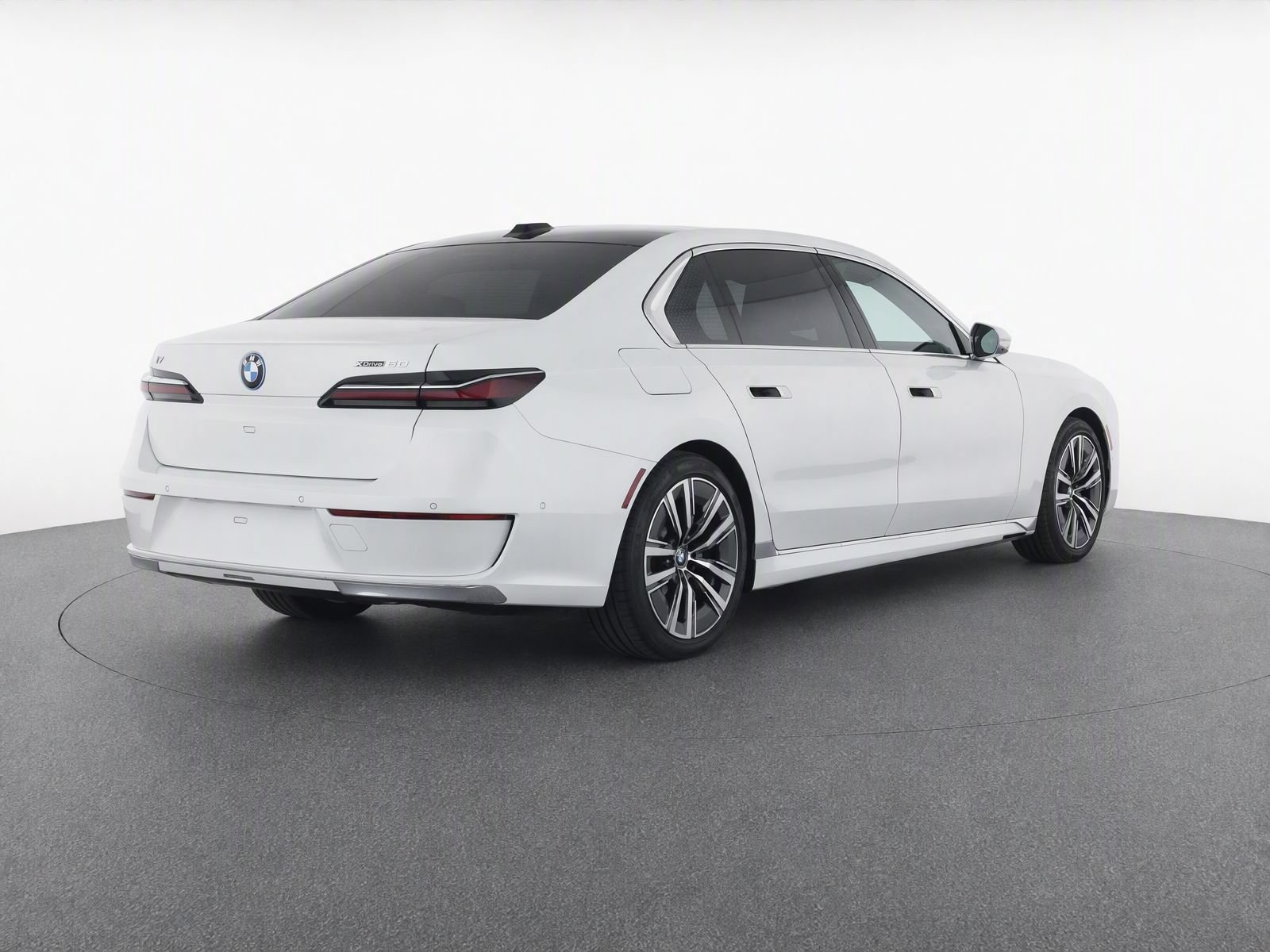 Used 2024 BMW i7 xDrive60 w/ Premium Package RWD image 8