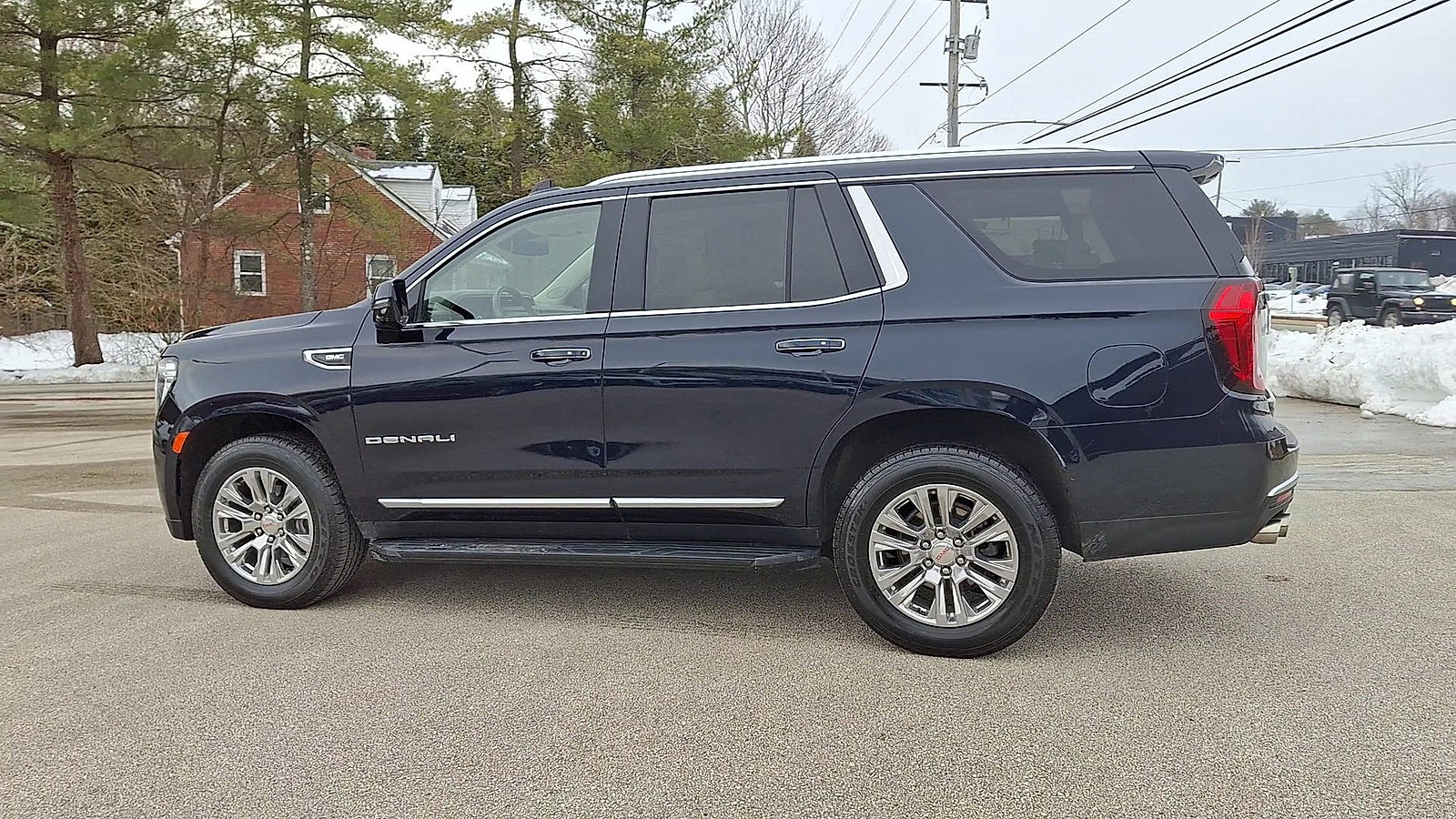 Certified 2023 GMC Yukon Denali image 6