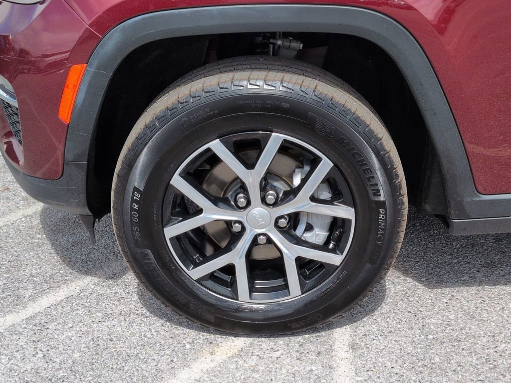 Used 2024 Jeep Grand Cherokee Limited AWD/4WD image 11