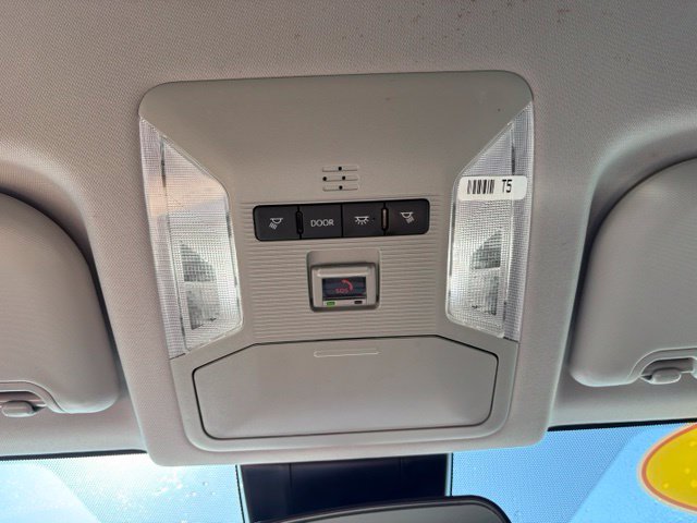 Used 2025 Toyota RAV4 LE AWD/4WD image 21