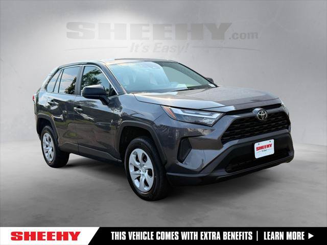 Certified 2025 Toyota RAV4 LE AWD/4WD image 1