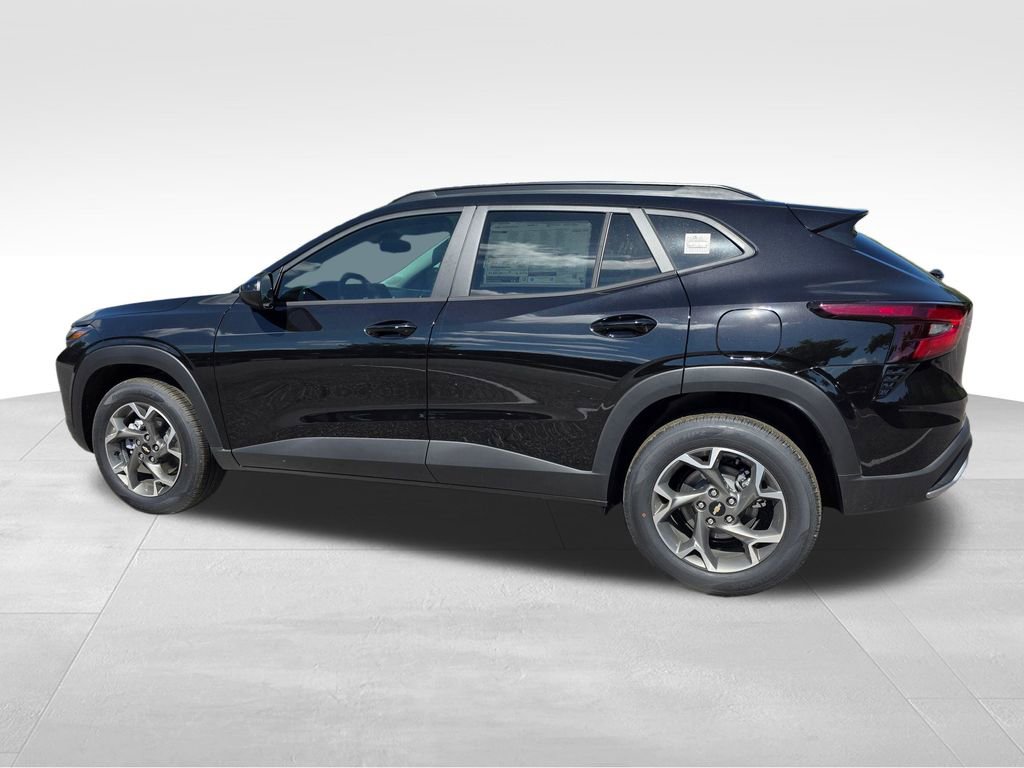 New 2026 Chevrolet Trax LT w/ Sunroof Package FWD image 4