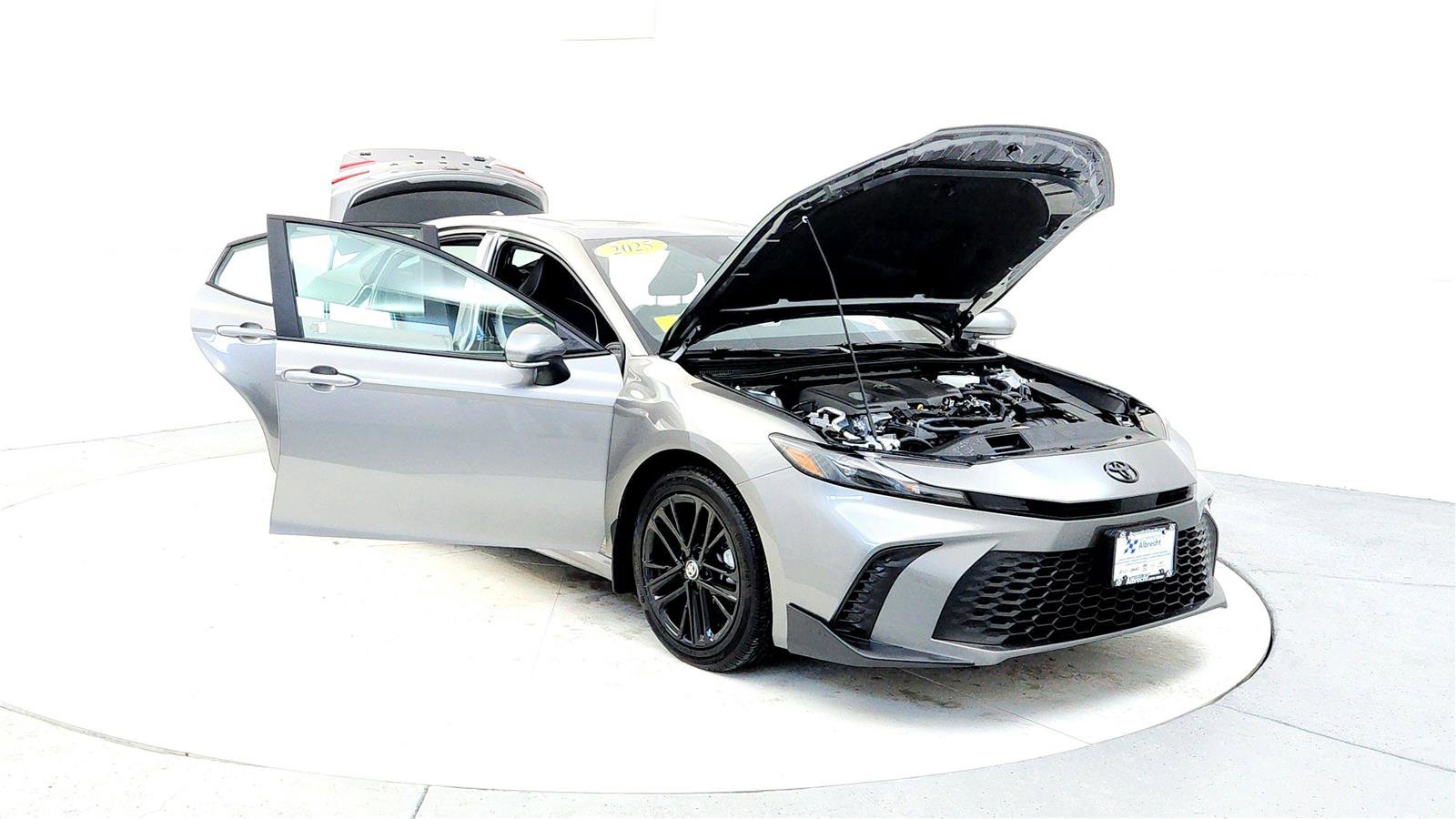 Certified 2025 Toyota Camry SE image 9