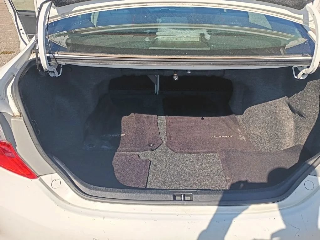 Used 2012 Toyota Camry LE FWD image 15