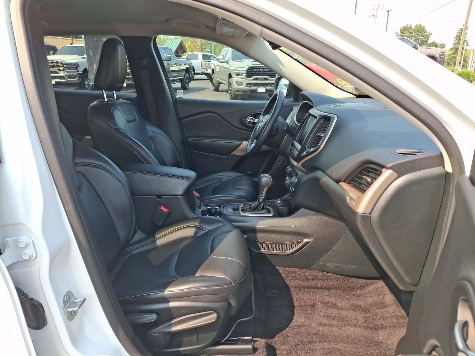 Certified 2018 Jeep Cherokee Limited w/ Technology Group AWD/4WD image 28