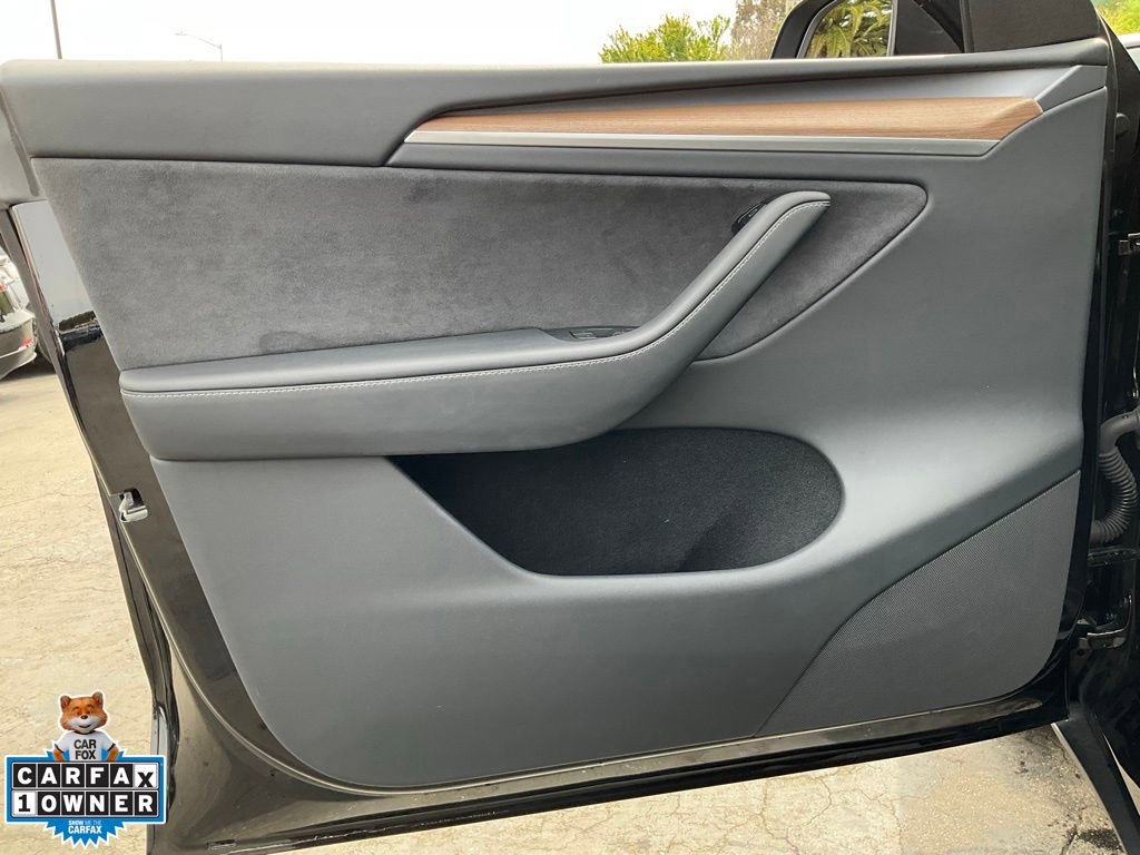 Used 2024 Tesla Model Y Long Range image 23