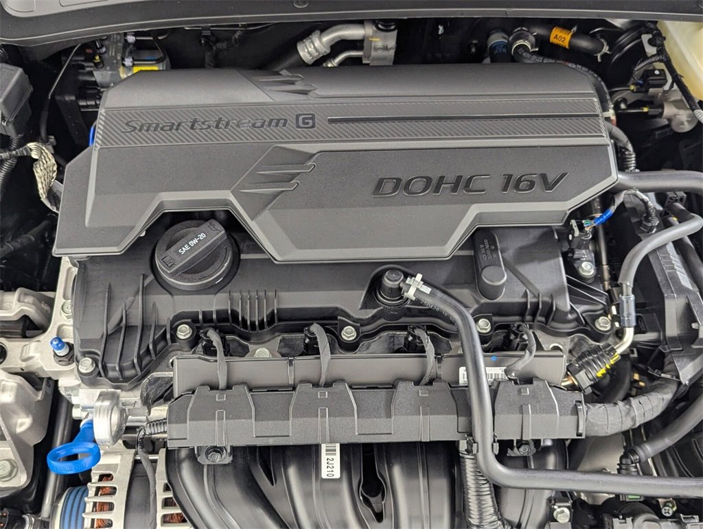 Certified 2025 Hyundai Elantra SE image 10